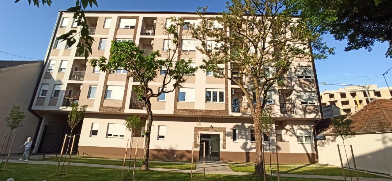 Aurora Apartment Subotica Luaran gambar